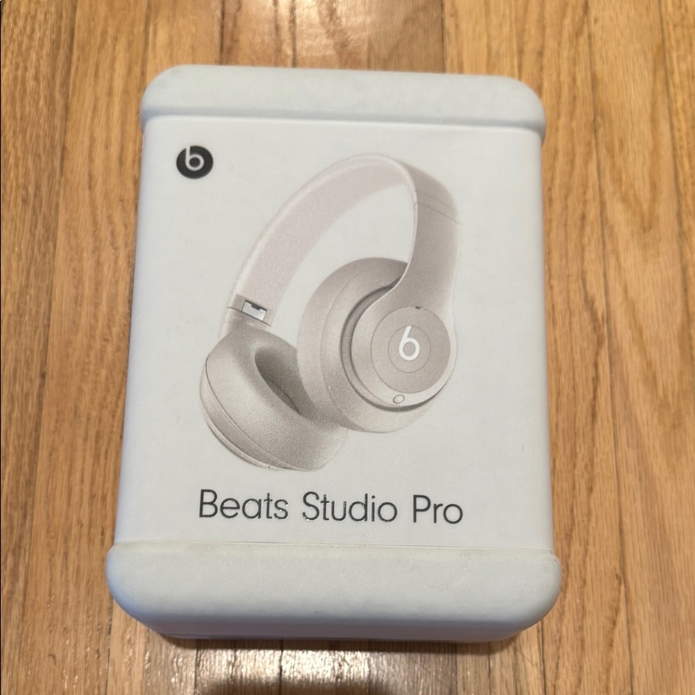 Beats Studio Pro Headphones - Sandstone